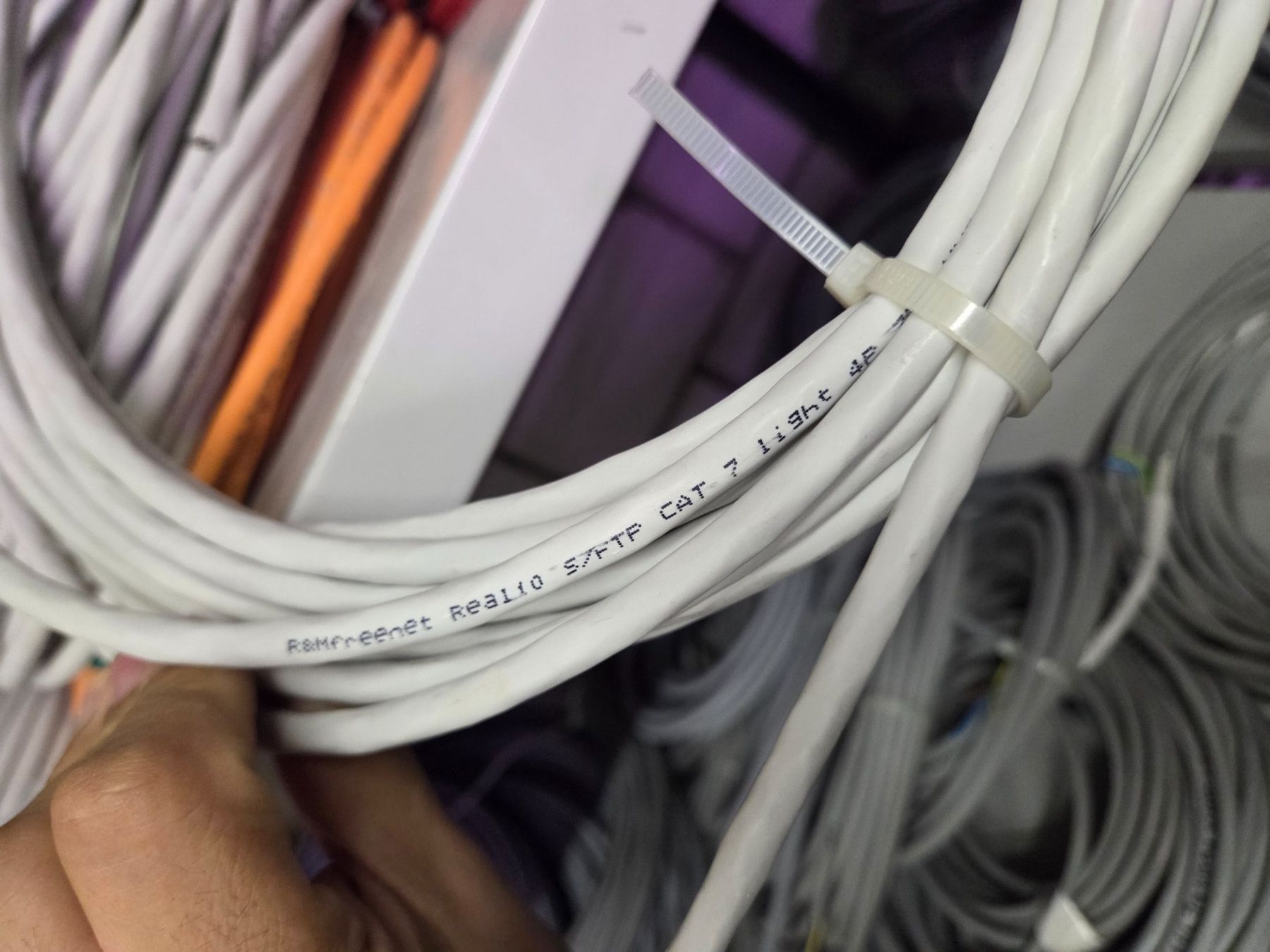 Câbles: LAN Verlegekabel Datenkabel Kat7 Cat7 8m UKV      Menge? – D'occasion à Zürich par eymen20 4