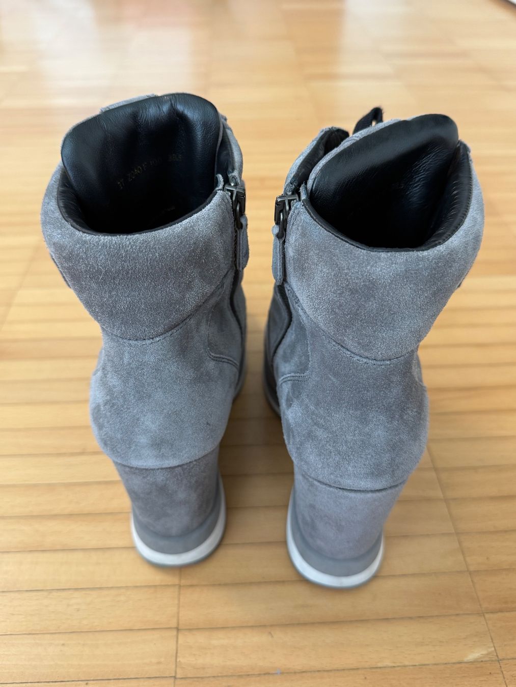 Prada Scarpe da donna: Prada Stiefeletten Damen Gr. 38.5 – Nuovo (secondo la descrizione) da Frauenfeld venduto da LIL_NA 6