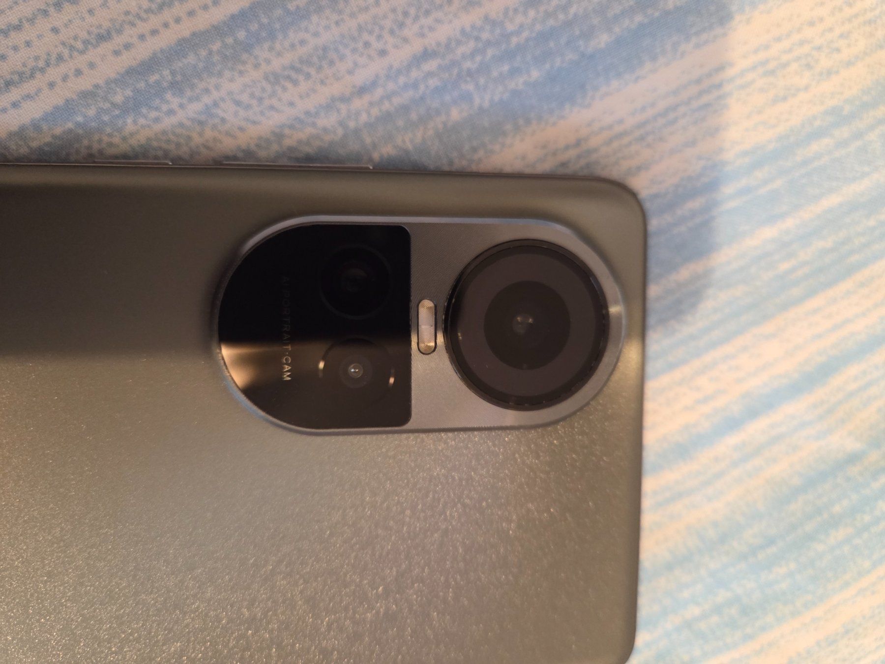 Oppo Handys / Smartphones: Oppo Reno 10 Pro 5G – Gebraucht aus Dietikon von Nikola 7