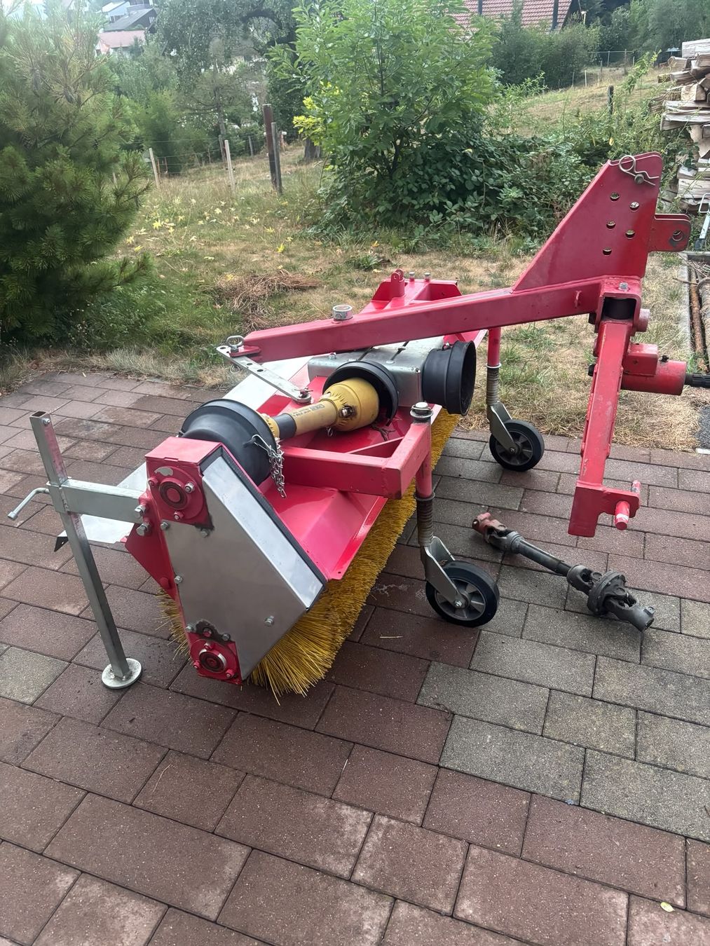 Tutte le macchine: Kehrmaschine, Bürste, Putzmaschine – Usato da Brenzikofen venduto da Nramseier 1