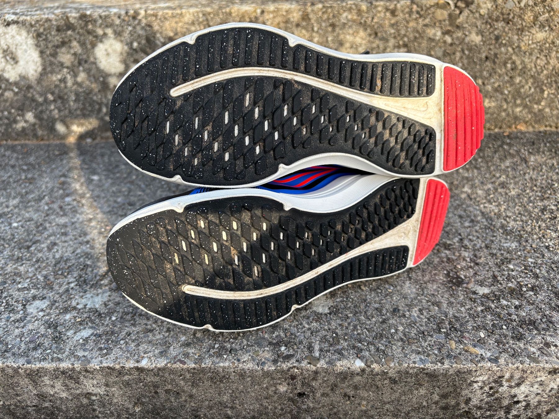 Nike Scarpe da uomo: Laufschuhe/Turnschuhe Nike Grösse 32 – Usato da Pfäffikon ZH venduto da rue78 2