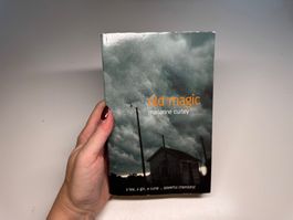 NOVEL: Marianne Curley, Old magic