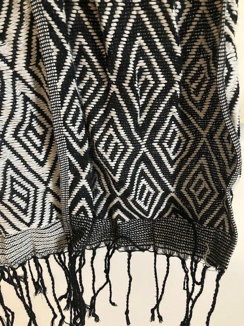 Foulard & Sciarpe: schal in schwarz.weiss – Usato da Schwarzenberg LU venduto da kindler007 2