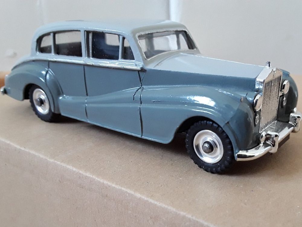 R283 DINKY TOYS GB ROLLS-ROYCE SILVER WRAITH 150 NB