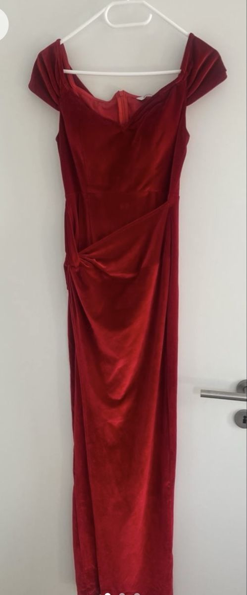 Vestiti: Abendkleid rot – Usato da Winterthur venduto da millividi