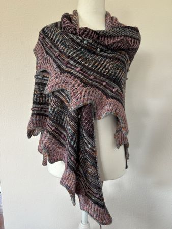 Dreiecktuch mit Zacken - Patentmuster - handgestrickt