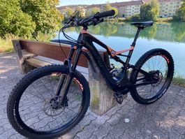 Specialized Levo Fully-Carbon