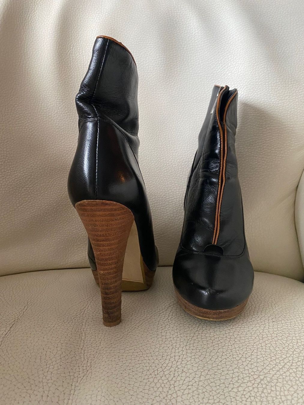 Scarpe da donna: Leather ankle boots – Usato da Zürich venduto da Yuece 1