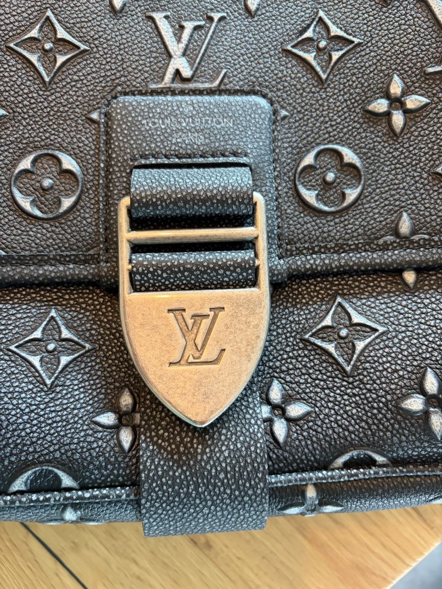 Louis Vuitton Borse: Louis Vuitton Limited Bag – Usato da Hinteregg venduto da BosshardA 1