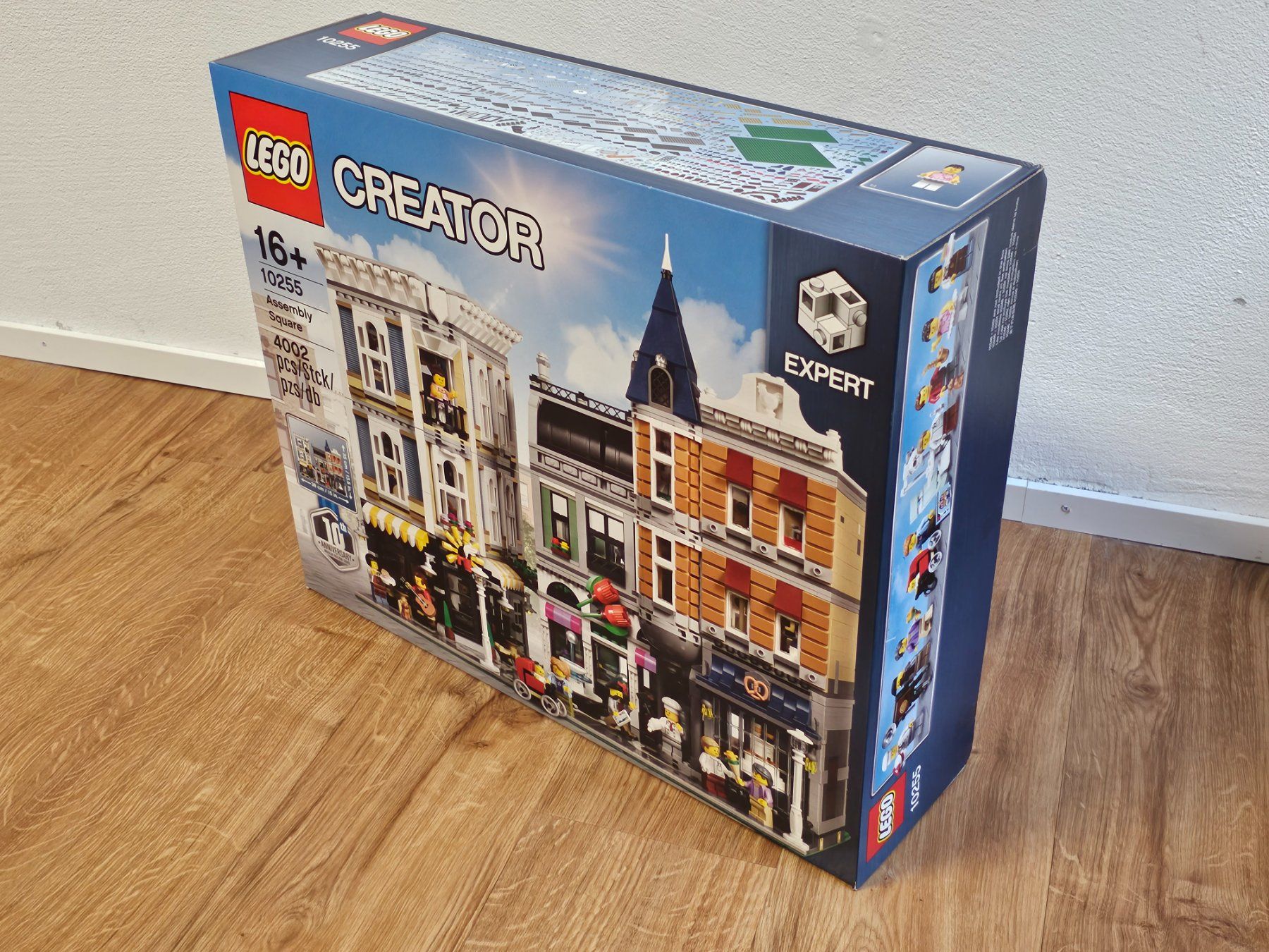 Lego Kit di costruzioni: LEGO Creator Expert 10255 Assembly Square / Stadtleben (OVP) – Nuovo e nell'imballaggio originale da Inwil venduto da rb5unicorn 2