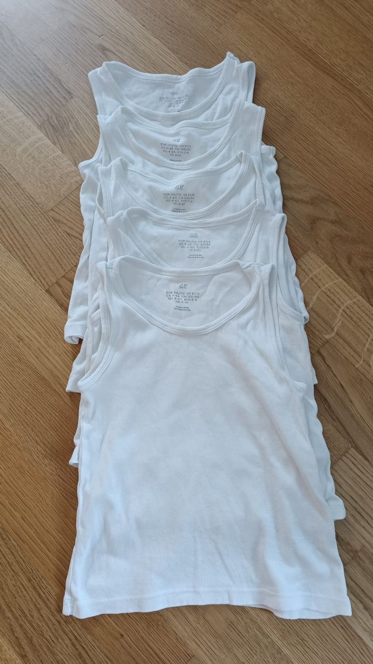 H&M Biancheria intima: Unterhemde 110/116 H&M – Usato da Muri AG venduto da Suiphi