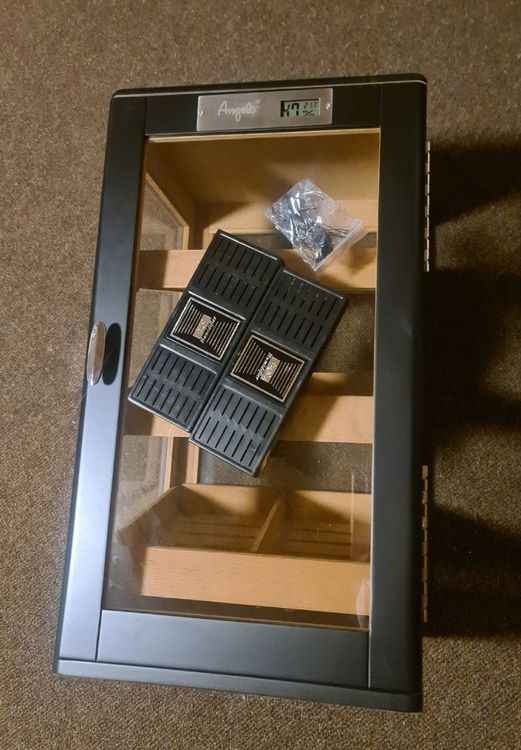 Angelo Humidor Schwarz für 100 150 Zigarren Kaufen auf Ricardo