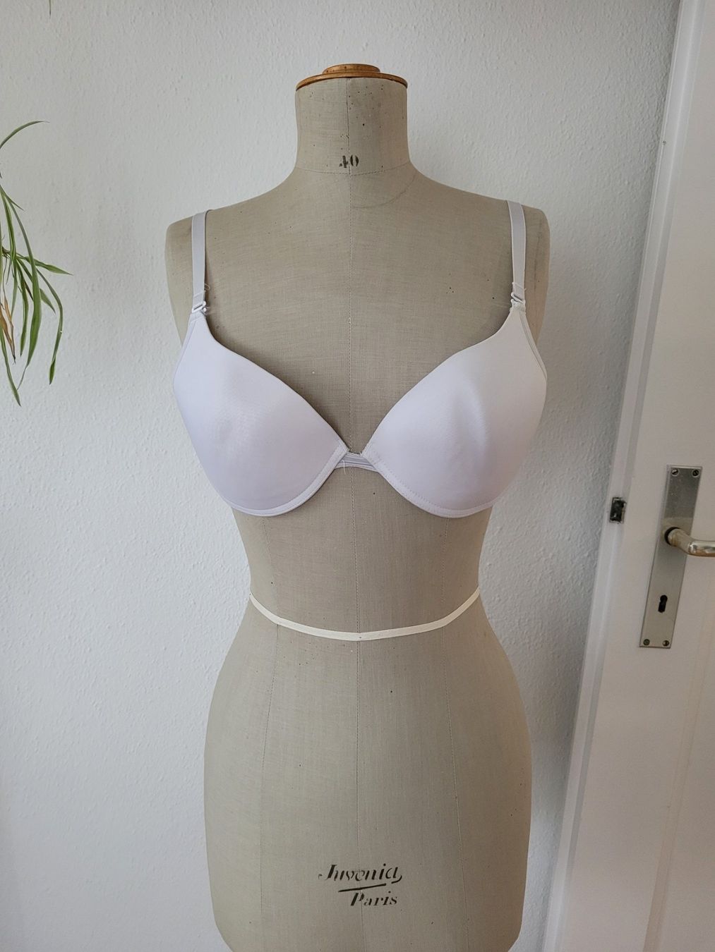 Altra biancheria intima: BH's 'weiss' (2 Stk.) – Usato da Triesen venduto da stephanieschurti