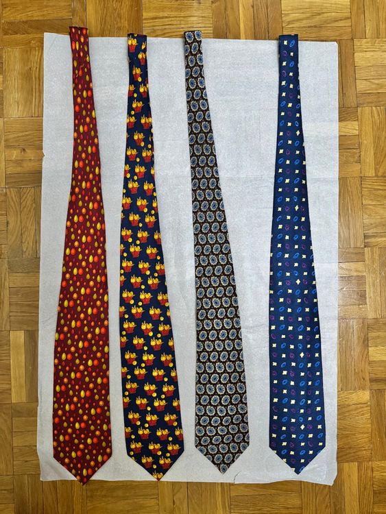 Lot de 4 cravates de diférentes marques (Gebraucht) in Genève für CHF ...