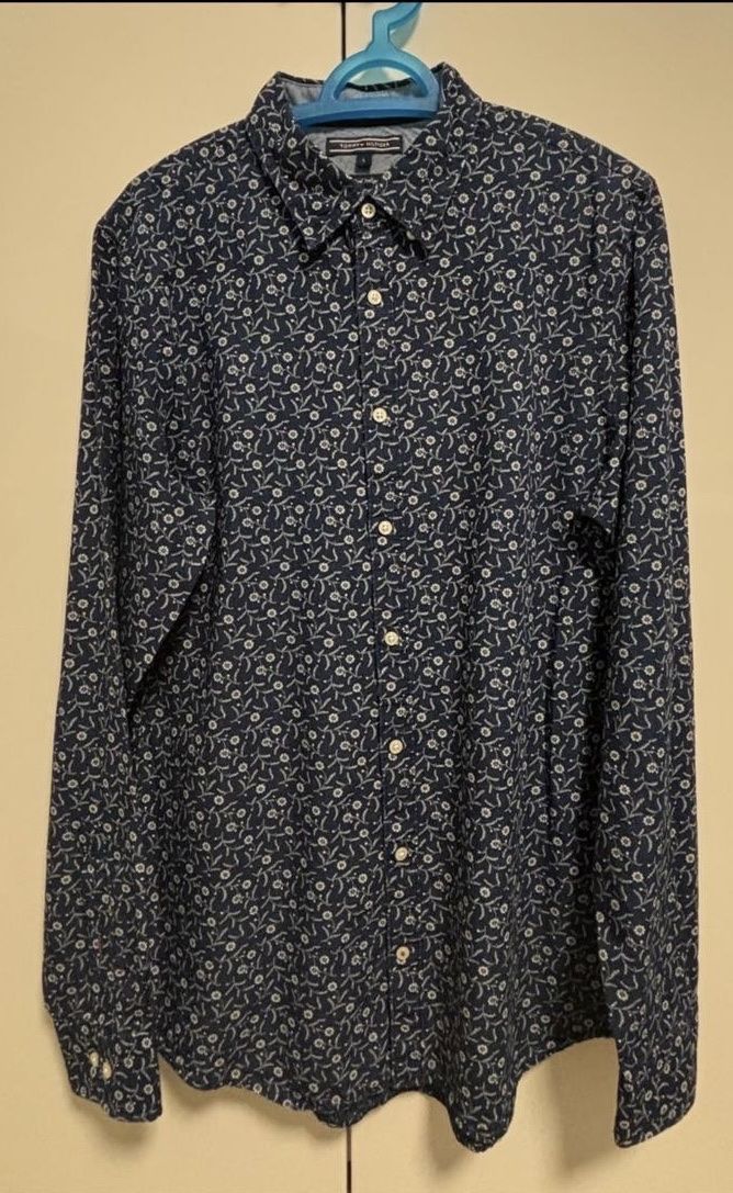 Tommy Hilfiger Chemises: Timmy Hilfiger + Scotch & Soda Hemden – D'occasion à Zollikerberg par JvD0211 1