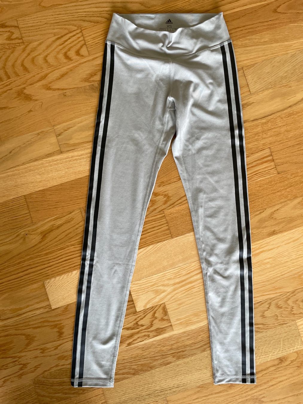 Adidas Leggings: Leggins Adidas – Usato da Richterswil venduto da IrynaL
