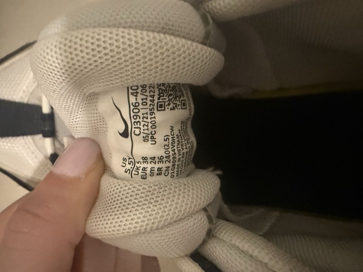 Nike Herrenschuhe: Nike Sneakers Unisex – Gebraucht aus Lyss von KiS12 4