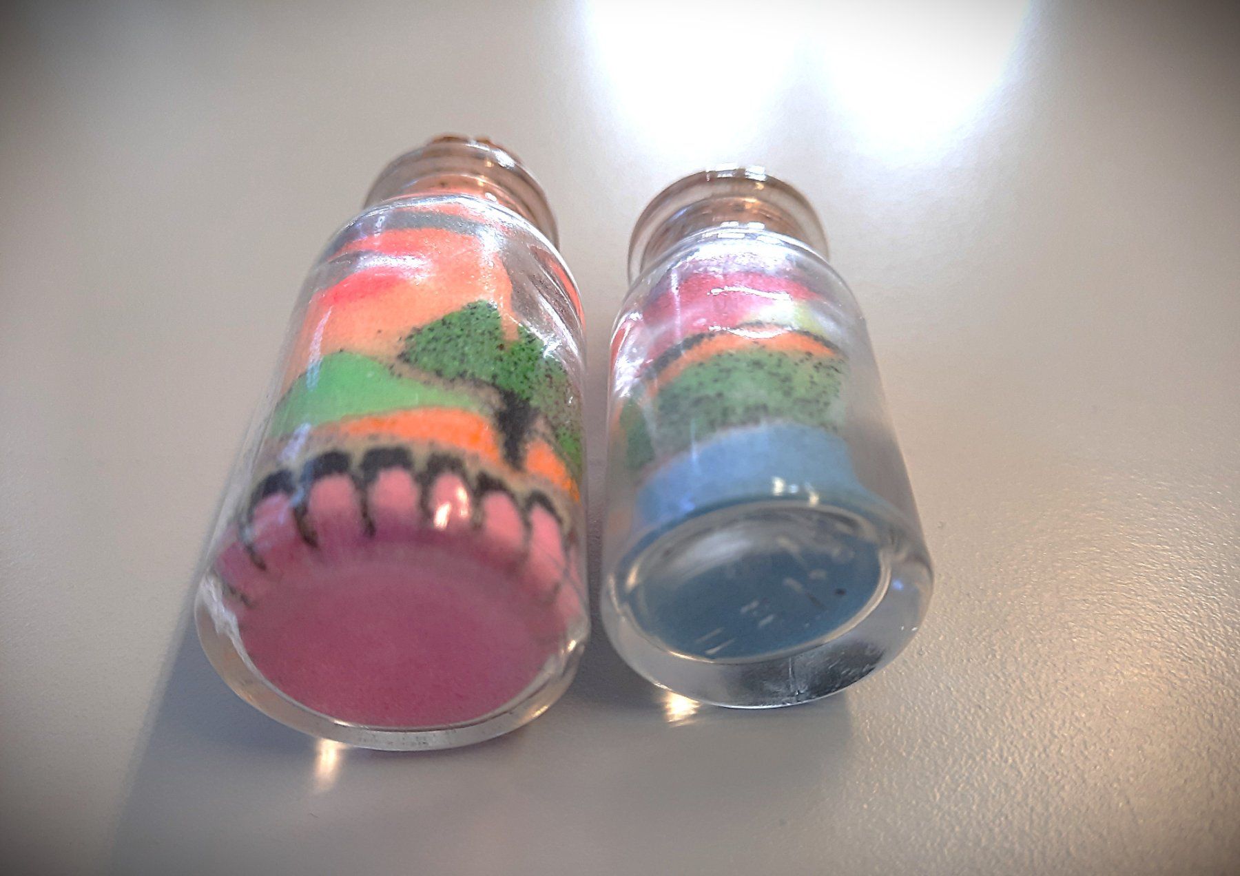 Tutte le decorazioni: Sand Kunst in 2 mini Glasfläschchen – Usato da Beinwil am See venduto da Restwert_Beinwil 2