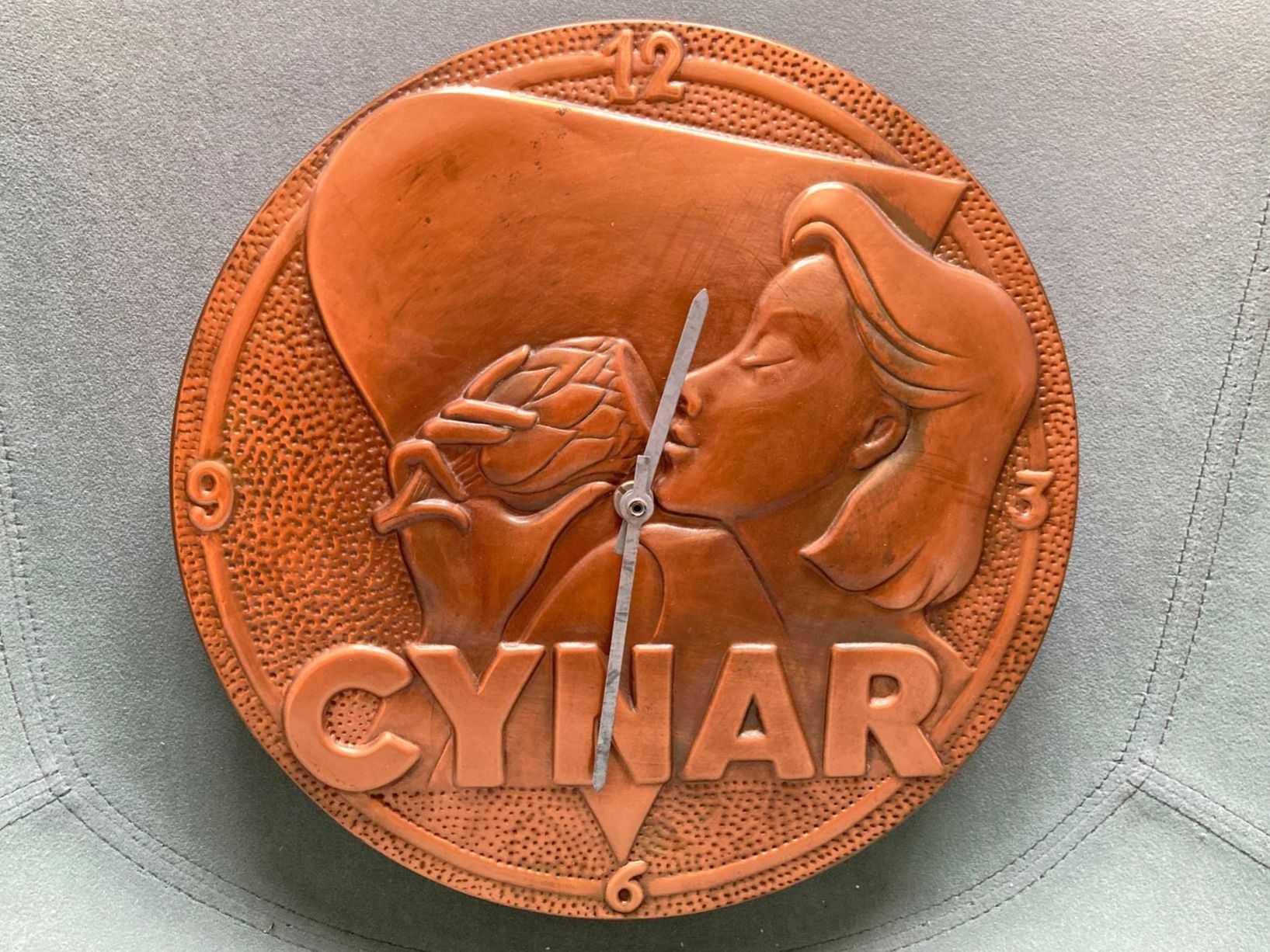 Kienzle Stand- & Wanduhren: Cynar Wanduhr / Vintage – Gebraucht aus Zürich von Stuchi1 1