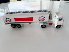 Dinky Toys 945 AEC Esso Tanker – Original Meccano England, 1