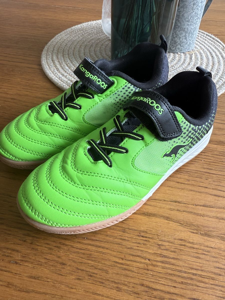Scarpe per ragazzi: Hallenschuhe Kangaroos gr 34  – Usato da Belp venduto da Lu96 2