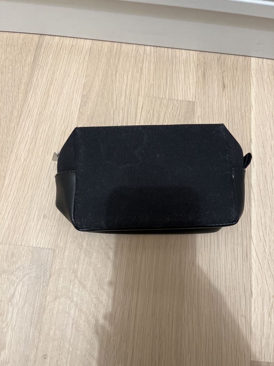 Saint Laurent Custodie per cosmetici: Yves Saint Laurent Necessaire Schwarz – Usato da Aesch BL venduto da san_trv5 1