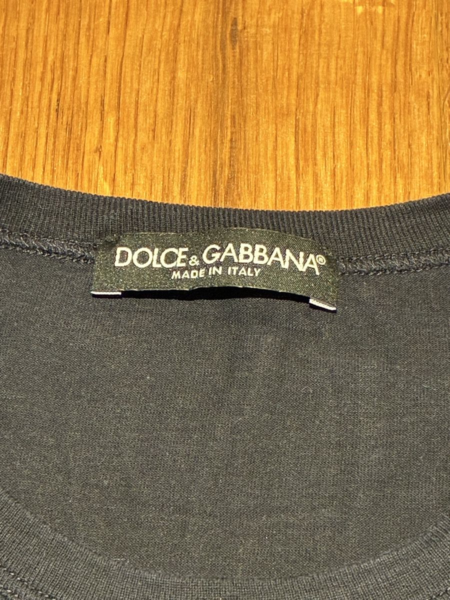 T-Shirts: Dolce&Gabbana T-Shirt mit Logo Patch – Gebraucht aus Wangen SZ von el_paso08 2