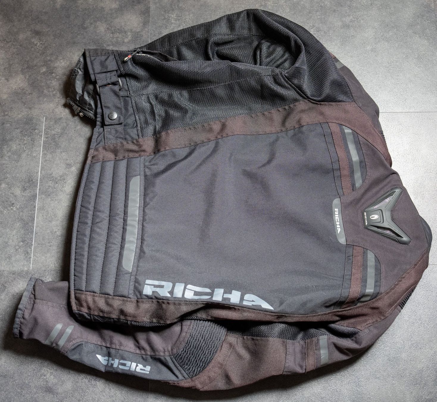 Lotti di vestiti: Motorrad Jacke mit Hose RICHA – Usato da Burgdorf venduto da Cosmos5