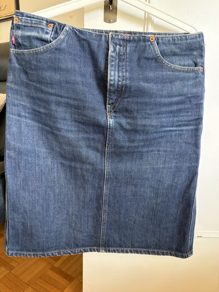 Levi's Jeans: Jupe en jean Levi's Red Tab, taille M – Usato da Lausanne venduto da Pascal9999