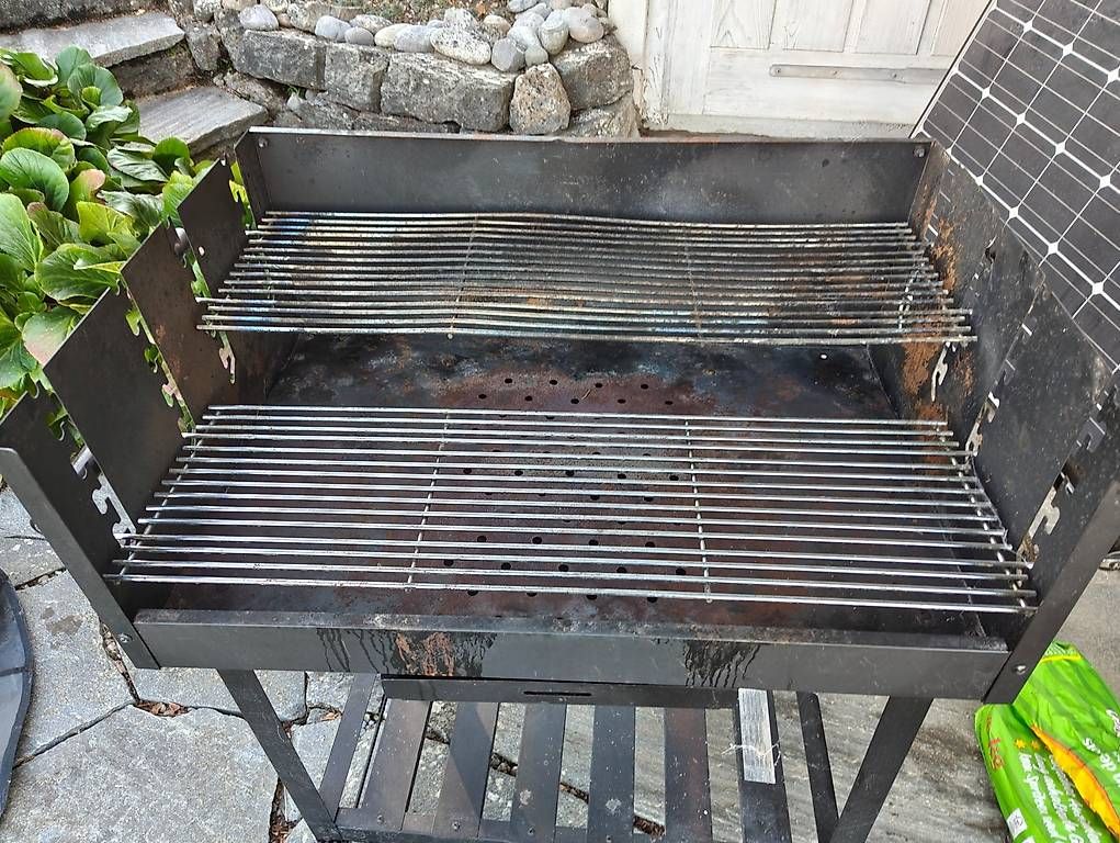 Griglie: Grill mit 2 Gittern – Usato da Beinwil am See venduto da DJLee 1