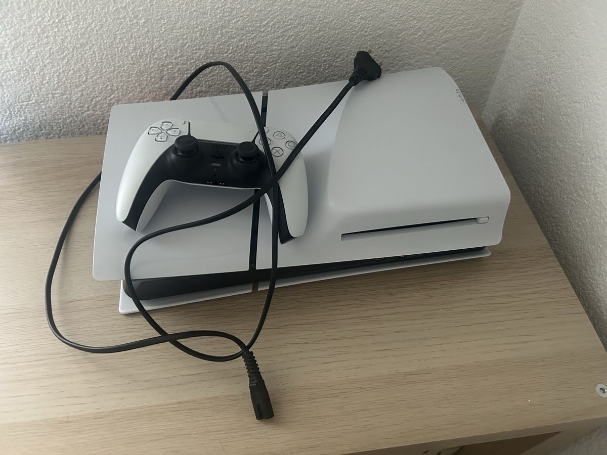 Sony Konsolen: Sony PlayStation 5 Konsole mit Controller gebraucht – Gebraucht aus Krauchthal von jze_2vym