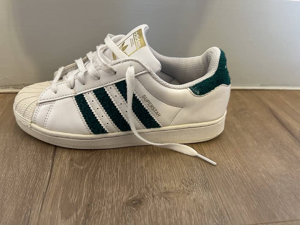 Scarpe da uomo: Adidas superstar t.35 – Usato da Curtilles venduto da cat_vs66 1