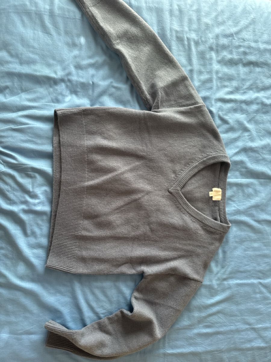 H&M Pullover & Sweatshirts: Pull H&M col V – Neu (gemäss Beschreibung) aus Reconvilier von cat_7vnz