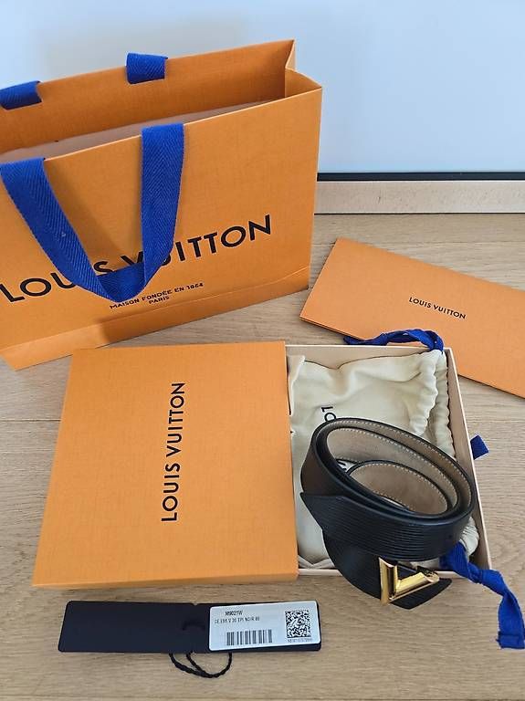 Louis Vuitton Gürtel: Louis Vuitton - Ledergürtel 80cm – Gebraucht aus Immensee von Tigerx1