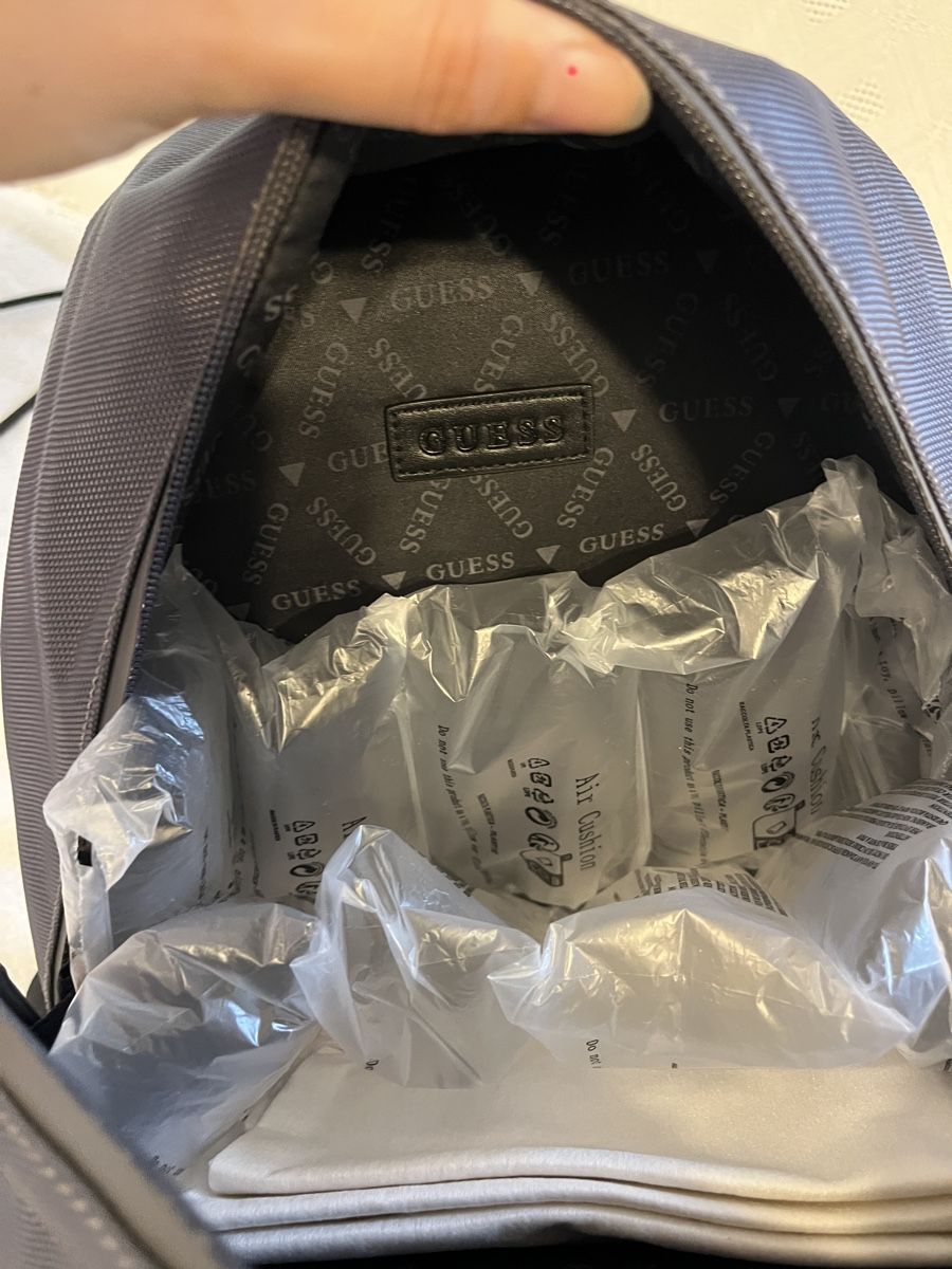 Guess Zaini: Guess Rucksack grau mit Etikett neu! – Nuovo e nell'imballaggio originale da Zürich venduto da mel_258 6