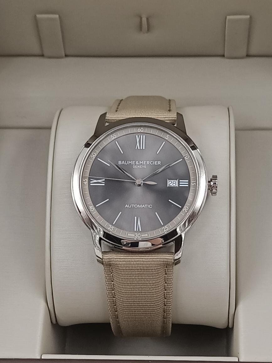 Baume & Mercier Orologi: BAUME & MERCIER " CLASSIMA", 42 MM – Nuovo (secondo la descrizione) da Luzern venduto da EdiGem