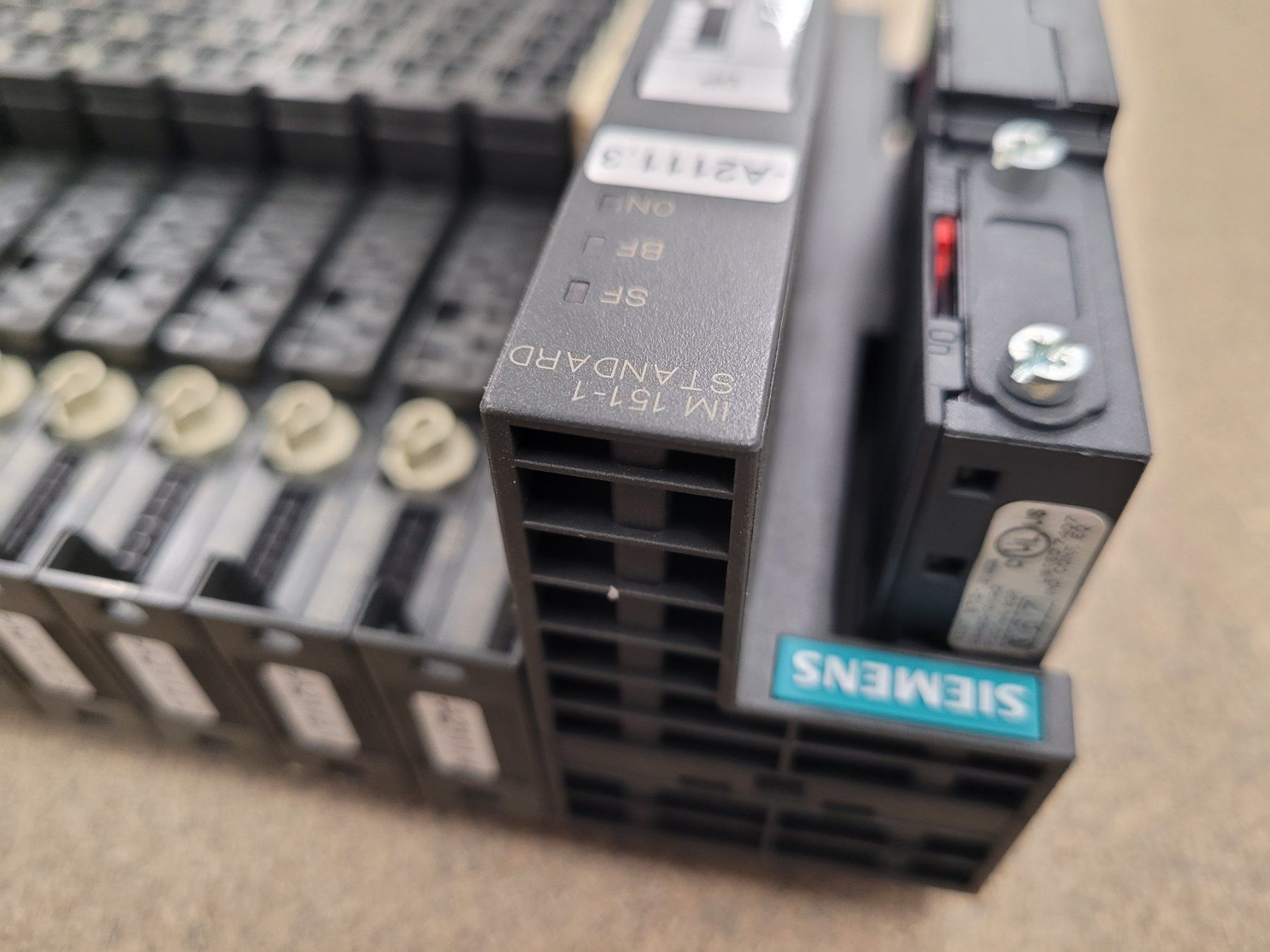 Siemens Componenti elettronici: Siemens SPS / Simatic S7 6ES7 151-1AA05-0AB0 – Usato da Vitznau venduto da Night-Fire 7