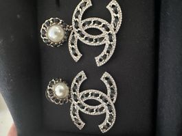 Chanel Ohrringe mit Perlen