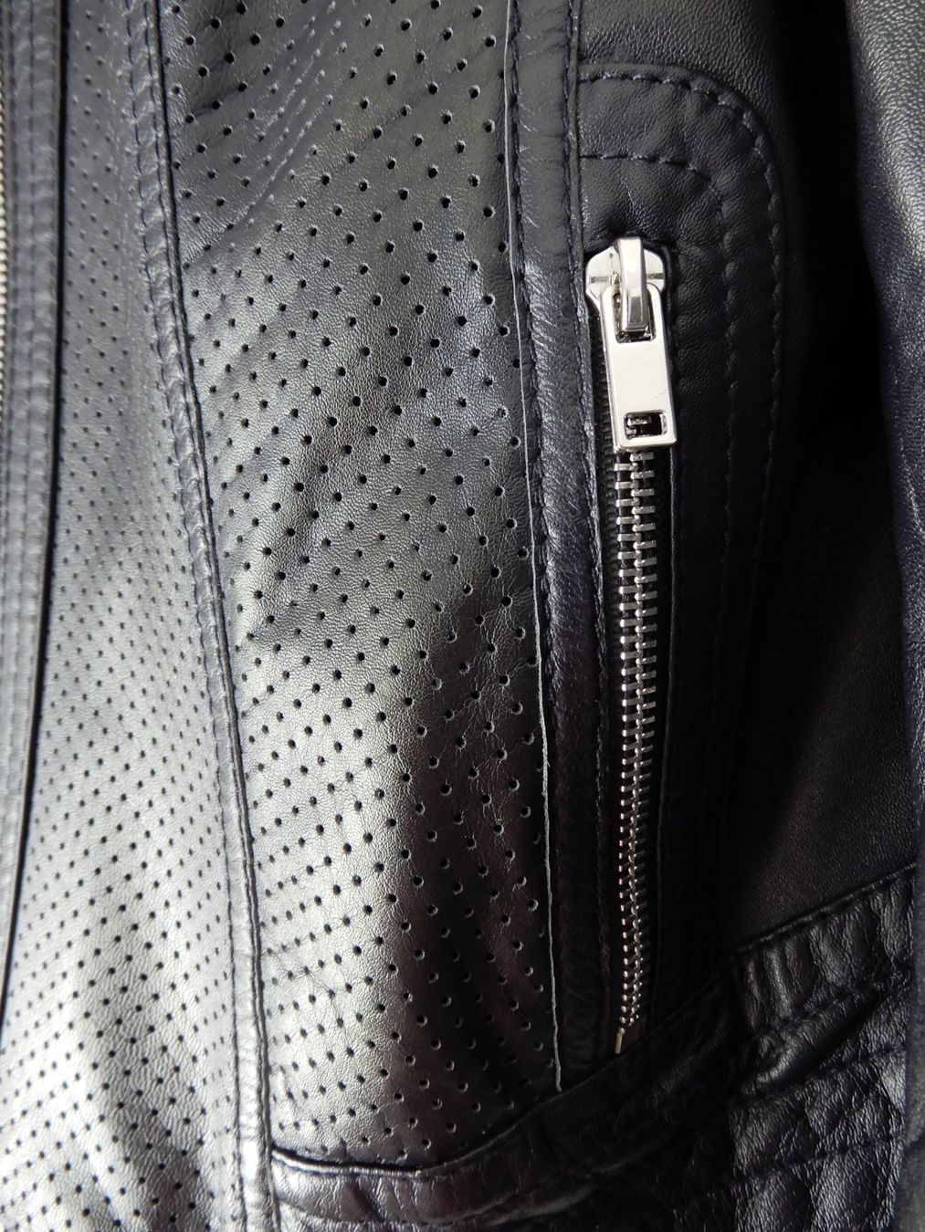 Gerry Weber Jacken: Gerry Weber, Lederjacke dunkelblau, Grösse 42 – Gebraucht aus Burgdorf von Liss 2