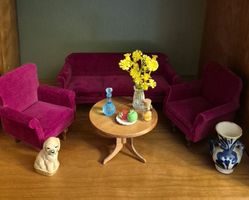 Puppenhausmöbel mit viel Zubehör 