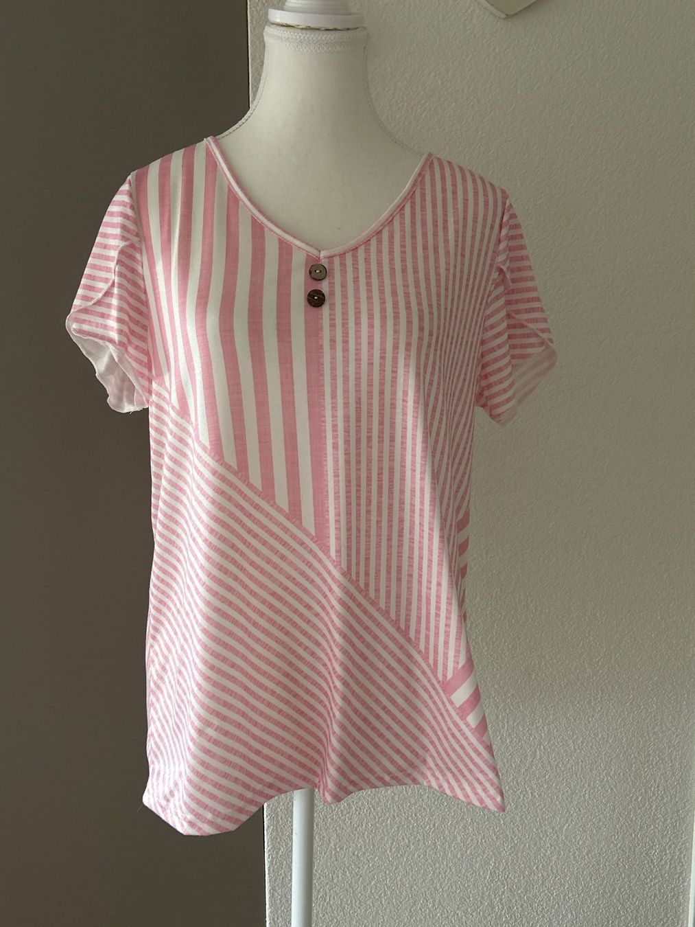 T-shirt: Kurzarm Shirt rosa/ weiss gestreift Grösse M – Nuovo (secondo la descrizione) da Brunnen venduto da Nala2929 1