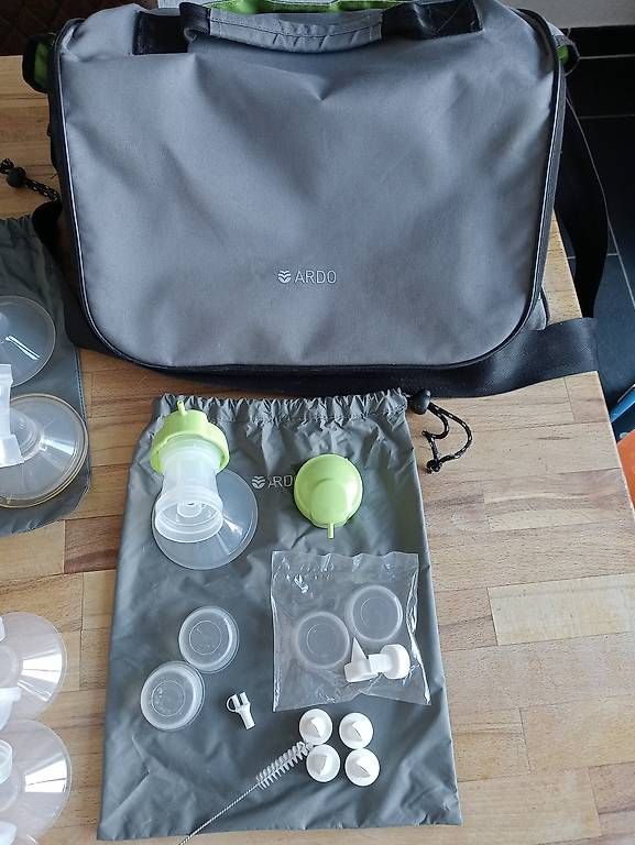 Accessori per l’allattamento: Elektrische Doppel-Milchpumpe Calypso – Usato da Schnottwil venduto da lua_9nfk 3