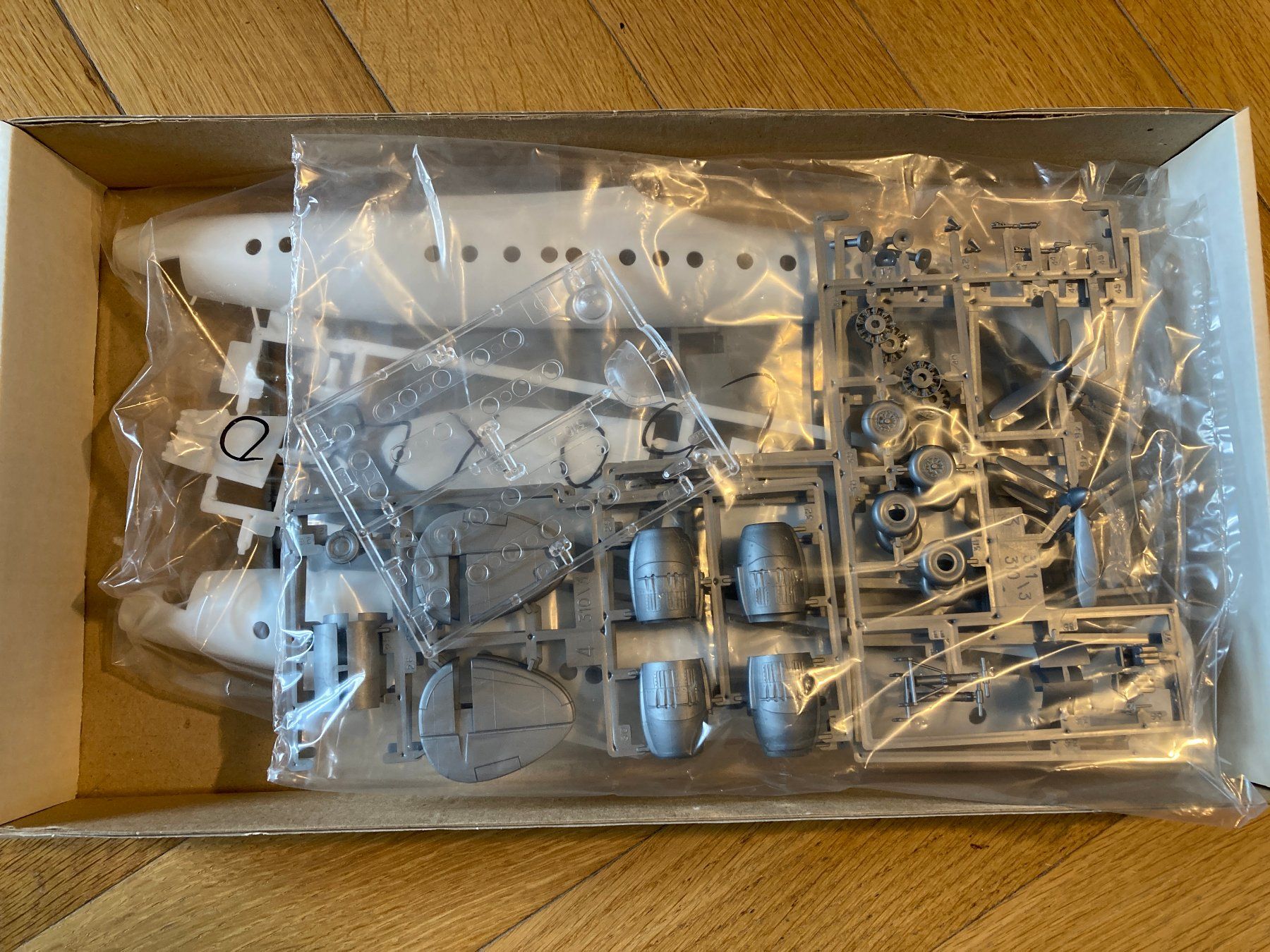 Heller Kit di modellismo & Modellini statici: Lockheed Constellation L-749 von Heller/Humbrol 1:72 – Nuovo (secondo la descrizione) da Schlieren venduto da Chrigel69 4