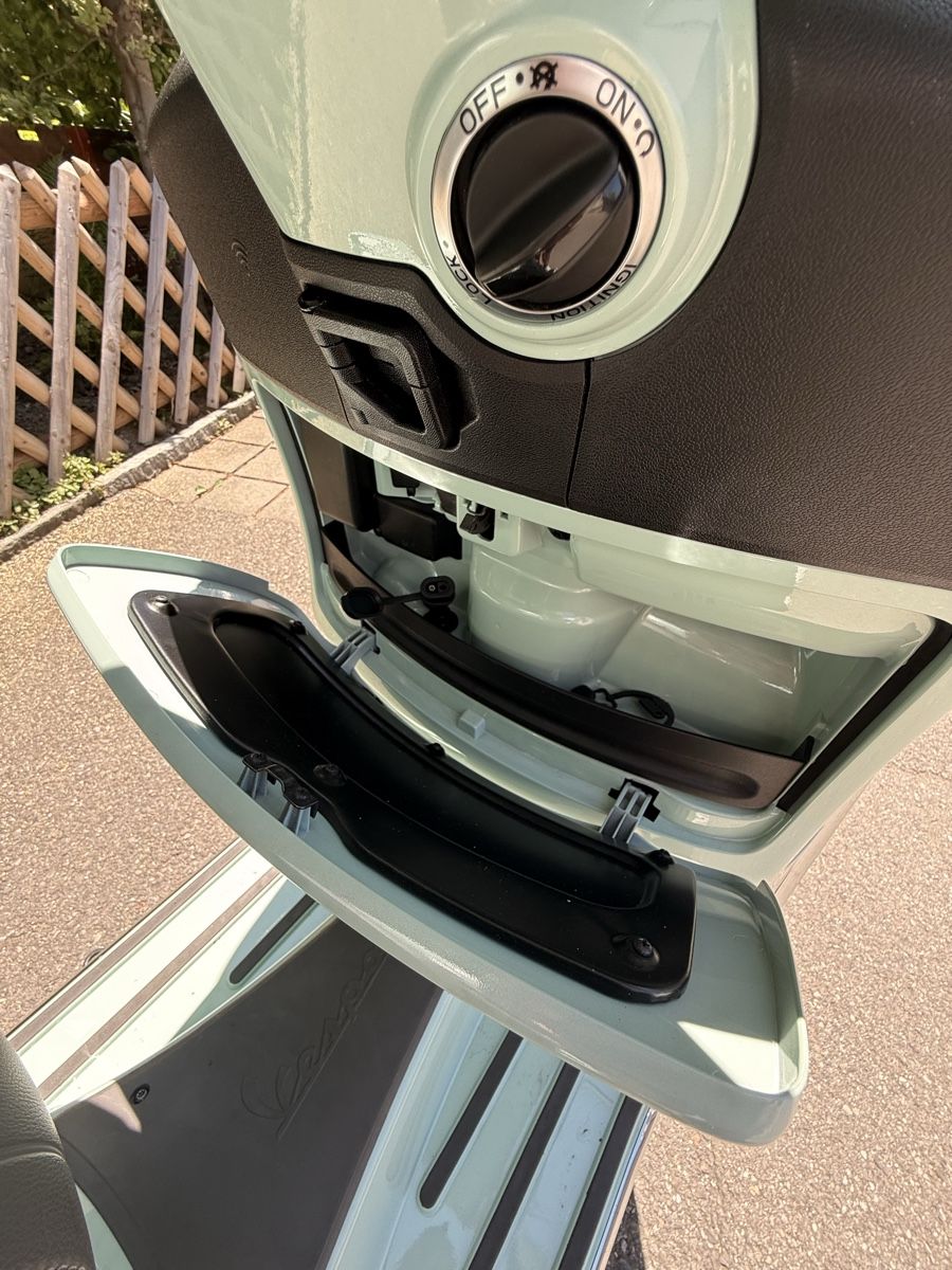 Vespa Scooters: Vespa GTS 300 HPE | Verde Relax | Mit ABS und ASR – Gebraucht aus Thun von FairHandlungssache 4