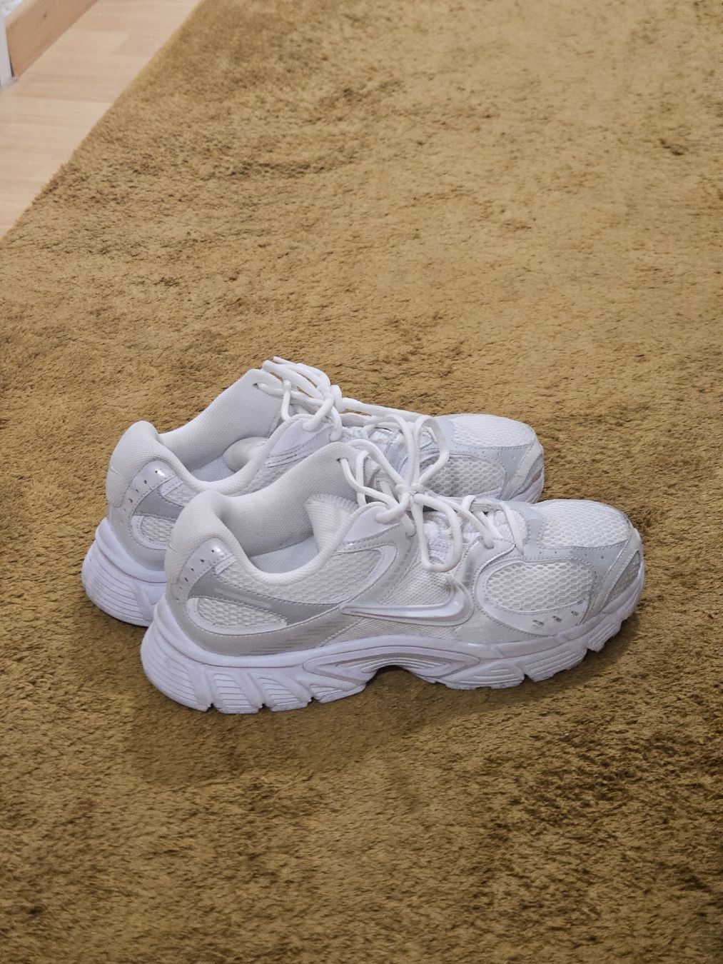 Nike Herrenschuhe: Nike v5 rnr – Gebraucht aus Schliern b. Köniz von muh_277w