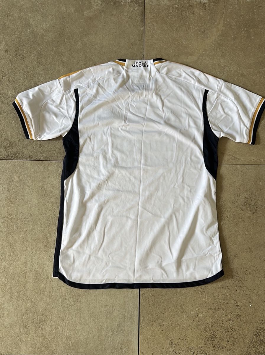 Real Madrid Canottiere & Pantaloni: Real Madrid Trikot – Usato da Lengnau BE venduto da gur_jc7m 1