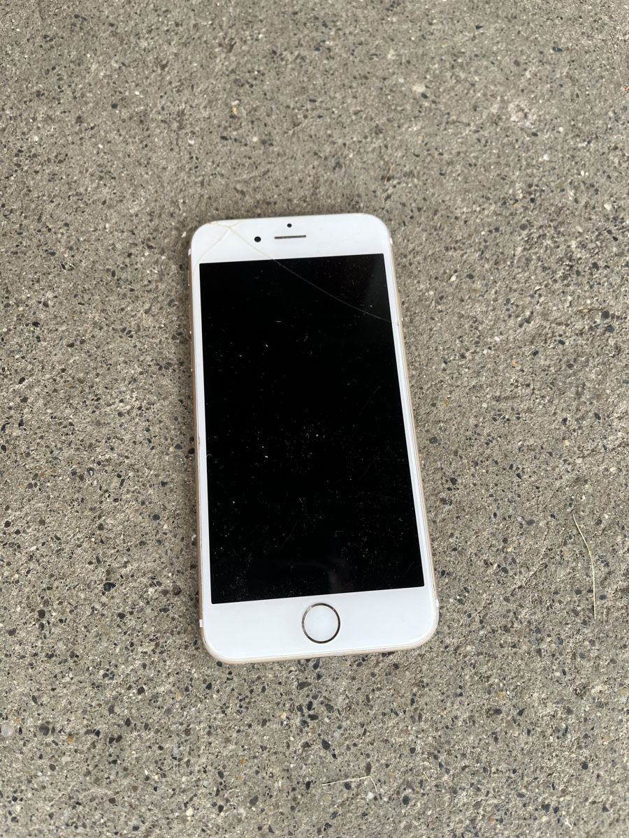 Apple Handys / Smartphones: iPhone 6s – Defekt aus Bern von Nelbla
