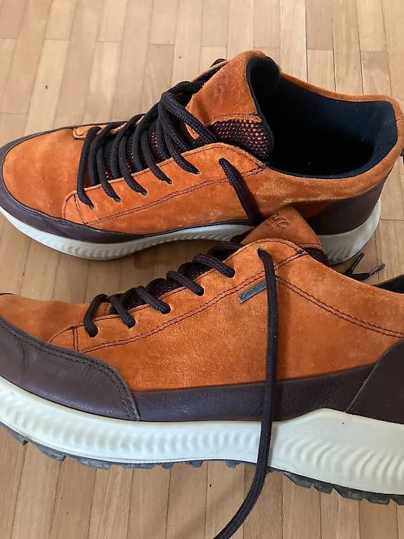 Herrenschuhe: gortex sneakers grösse 5 – Gebraucht aus baar von Lstar 1