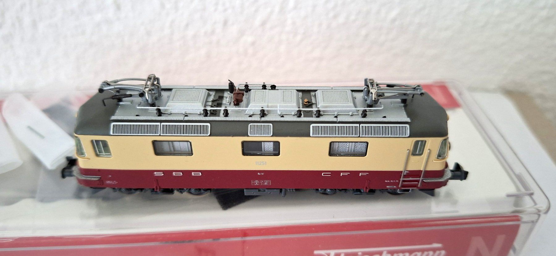 Fleischmann Modellini di ferrovie: Fleischmann Re 4/4 II " TEE " 732400 – Nuovo e nell'imballaggio originale da Biberist venduto da Ntrains 7