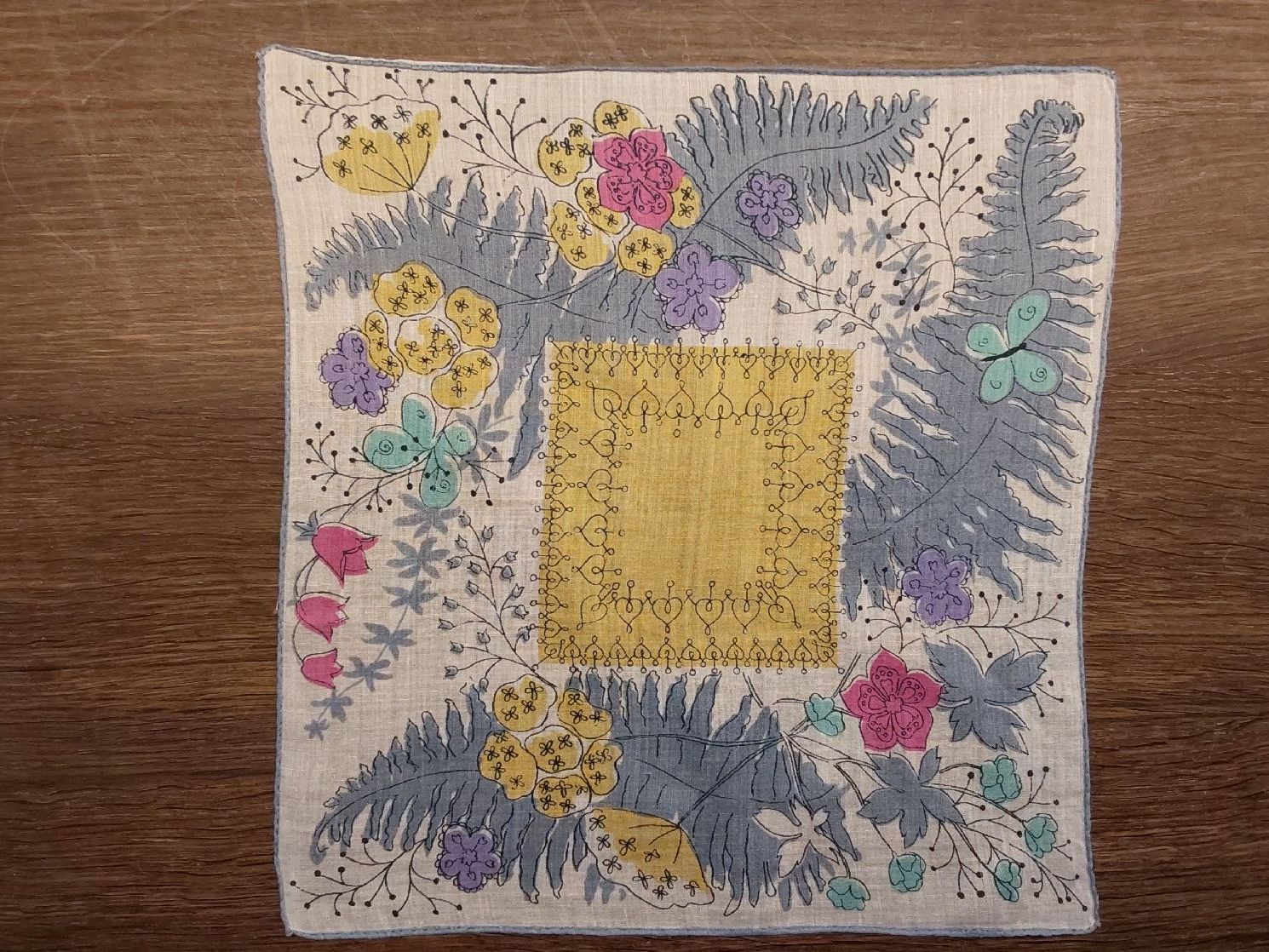 Autres vêtements & accessoires: Taschentuch Motiv Blumen – D'occasion à Köniz par scopello12